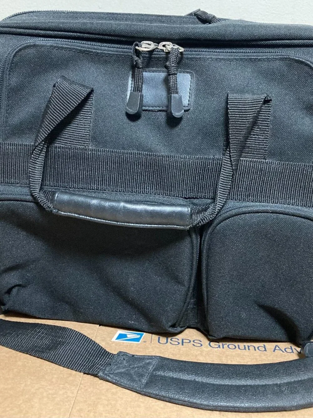 Heritage Laptop Messenger Bag, black canvas, fits 16